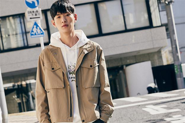 卡其色外套怎么搭配 卡其色外套搭配圖片 卡其色外套怎么搭配 卡其色外套搭配圖片