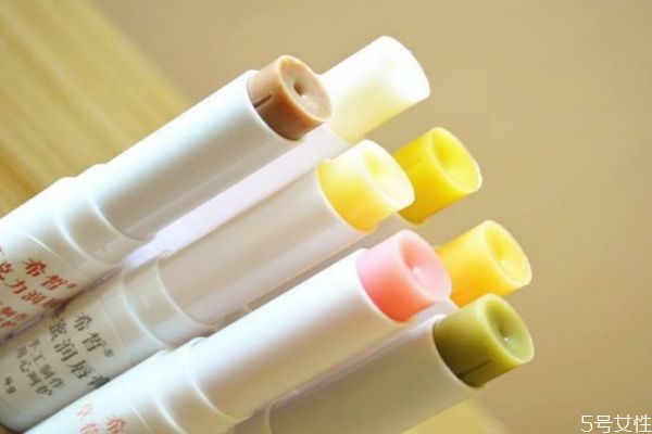 潤唇膏可以來擦臉嗎 潤唇膏能增長睫毛嗎 潤唇膏可以來擦臉嗎 潤唇膏能增長睫毛嗎