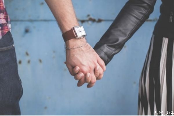 初戀男生說自己不適合談戀愛 男生說不合適還有機會嗎 初戀男生說自己不適合談戀愛 男生說不合適還有機會嗎