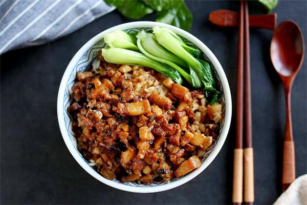 鹵肉飯的做法 鹵肉飯的鹵汁怎么調(diào) 鹵肉飯的做法 鹵肉飯的鹵汁怎么調(diào)