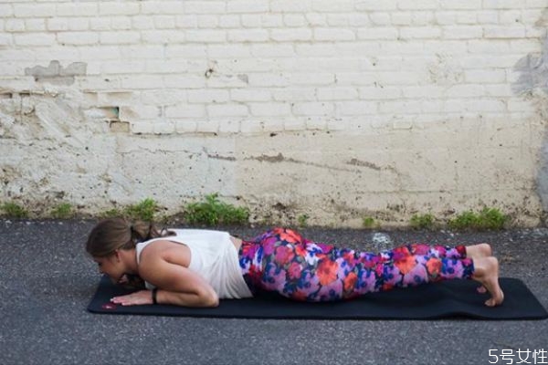 拜拜肉是水腫嗎 水腫會(huì)形成拜拜肉嗎 拜拜肉是水腫嗎 水腫會(huì)形成拜拜肉嗎