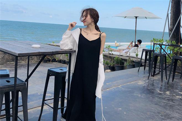 海邊度假梳什么發(fā)型好看 適合海邊度假的發(fā)型 海邊度假梳什么發(fā)型好看 適合海邊度假的發(fā)型