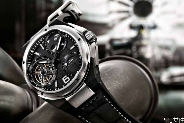 瑞士機(jī)芯和日本機(jī)芯的區(qū)別 瑞士機(jī)芯和日本機(jī)芯的不同 瑞士機(jī)芯和日本機(jī)芯的區(qū)別 瑞士機(jī)芯和日本機(jī)芯的不同