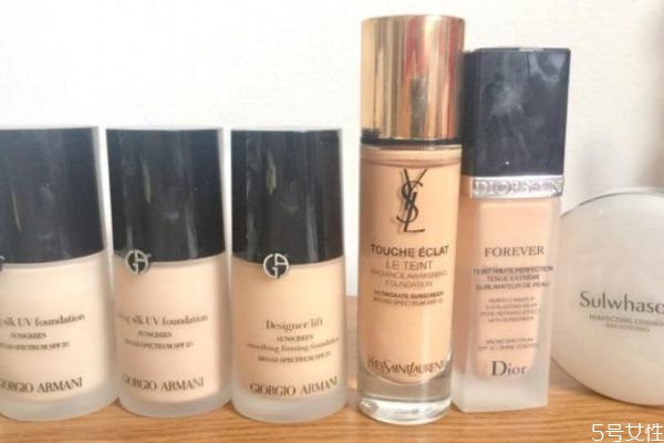 油性皮膚怎么選擇粉底液 油性皮膚選擇粉底液的方法 油性皮膚怎么選擇粉底液 油性皮膚選擇粉底液的方法