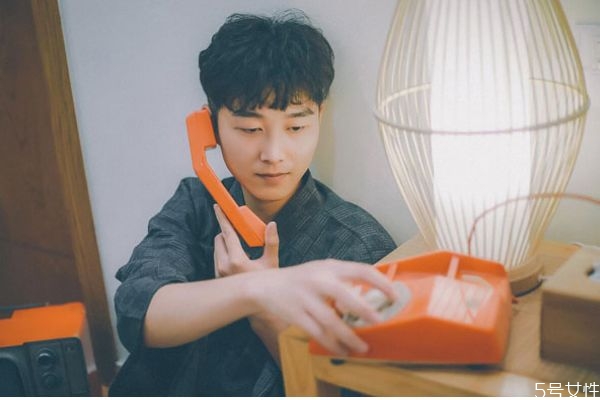 分手后斷聯(lián)有用嗎 分手后的斷聯(lián)真的有效果嗎 分手后斷聯(lián)有用嗎 分手后的斷聯(lián)真的有效果嗎