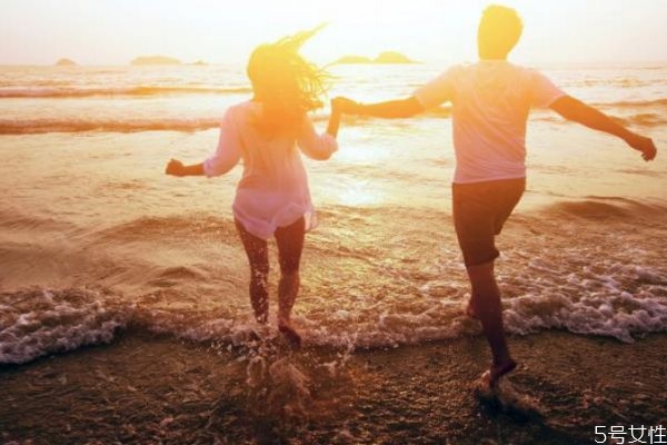 情侶之間的小習慣 情侶之間怎么增進愛情 情侶之間的小習慣 情侶之間怎么增進愛情