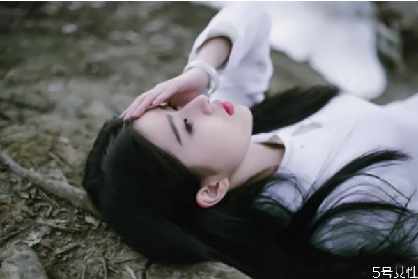 日常關(guān)心問候女生的話 真正愛你的人經(jīng)典語錄 日常關(guān)心問候女生的話 真正愛你的人經(jīng)典語錄