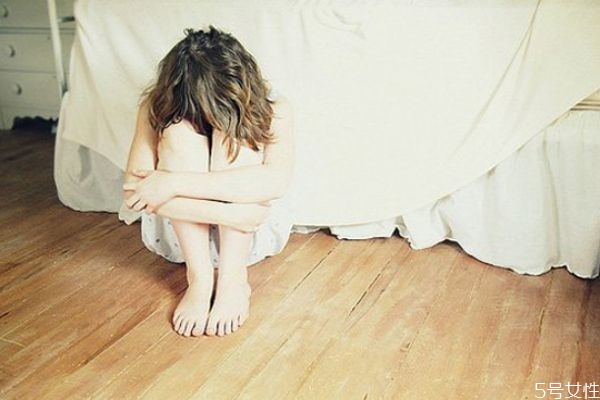 同居前應(yīng)該考慮什么問(wèn)題 戀愛(ài)多久提出同居比較合適 同居前應(yīng)該考慮什么問(wèn)題 戀愛(ài)多久提出同居比較合適