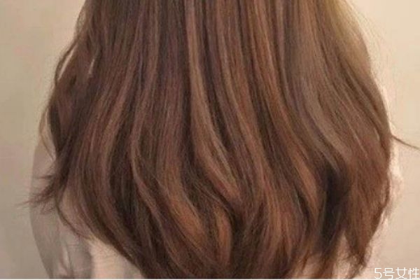 做完柔順可以用卷發(fā)棒嗎 頭發(fā)拉直后能用卷發(fā)棒嗎 做完柔順可以用卷發(fā)棒嗎 頭發(fā)拉直后能用卷發(fā)棒嗎