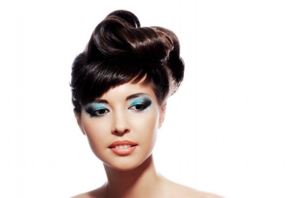 長(zhǎng)臉怎么化妝好看 適合長(zhǎng)臉的妝有什么 長(zhǎng)臉怎么化妝好看 適合長(zhǎng)臉的妝有什么