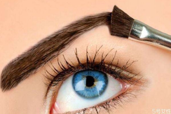 長(zhǎng)臉怎么化妝好看 適合長(zhǎng)臉的妝有什么 長(zhǎng)臉怎么化妝好看 適合長(zhǎng)臉的妝有什么