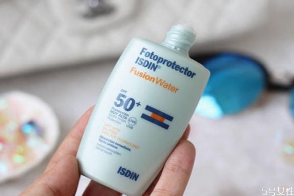 夏季應該怎么防紫外線 夏季防紫外線的方法 夏季應該怎么防紫外線 夏季防紫外線的方法