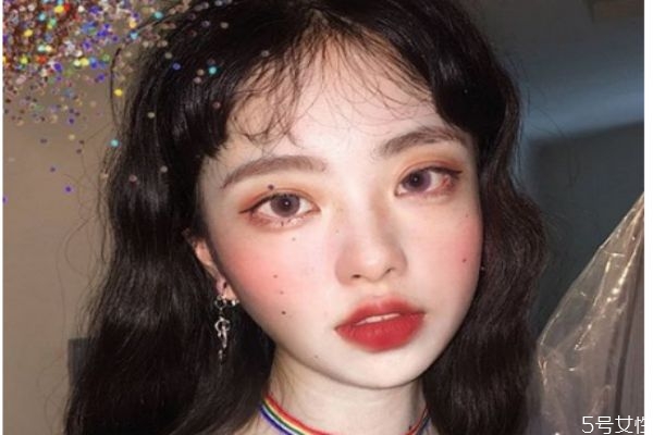 頭發(fā)打薄可以燙嗎 頭發(fā)打薄能燙內(nèi)扣嗎 頭發(fā)打薄可以燙嗎 頭發(fā)打薄能燙內(nèi)扣嗎