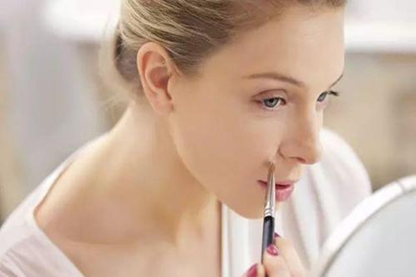 夏季容易脫妝怎么辦 夏季容易脫妝怎么解決 夏季容易脫妝怎么辦 夏季容易脫妝怎么解決