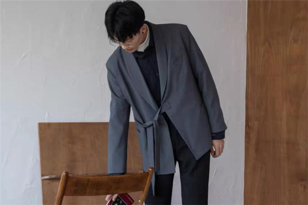 2020年流行什么樣的休閑西裝 2020年休閑西裝流行款式 2020年流行什么樣的休閑西裝 2020年休閑西裝流行款式