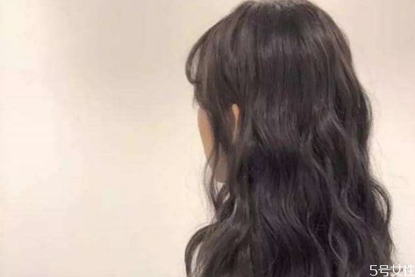 染發(fā)后一周可以燙發(fā)嗎 燙染頭發(fā)的注意事項 染發(fā)后一周可以燙發(fā)嗎 燙染頭發(fā)的注意事項