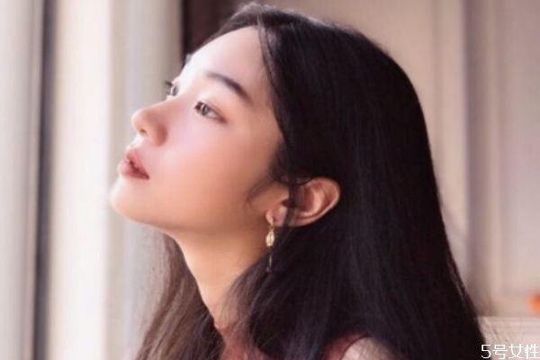 燙完頭發(fā)幾天可以做護(hù)理 燙過頭發(fā)用什么護(hù)理 燙完頭發(fā)幾天可以做護(hù)理 燙過頭發(fā)用什么護(hù)理