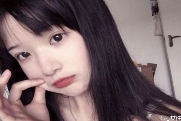 染頭發(fā)和燙頭發(fā)哪個傷 同時燙染頭發(fā)傷害大嗎 染頭發(fā)和燙頭發(fā)哪個傷 同時燙染頭發(fā)傷害大嗎