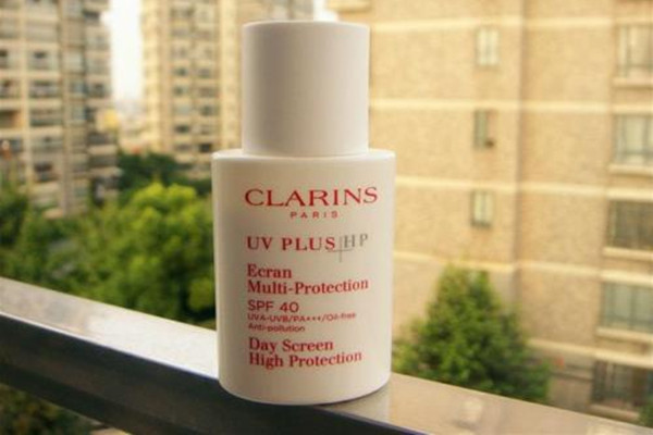 嬌韻詩清透美白防曬乳使用方法 嬌韻詩清透美白防曬乳主要成分 嬌韻詩清透美白防曬乳使用方法 嬌韻詩清透美白防曬乳主要成分