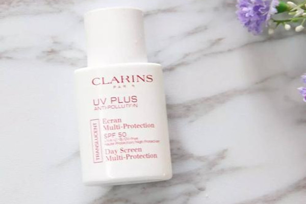 嬌韻詩清透美白防曬乳敏感肌能用嗎 嬌韻詩清透美白防曬乳有幾個色號 嬌韻詩清透美白防曬乳敏感肌能用嗎 嬌韻詩清透美白防曬乳有幾個色號