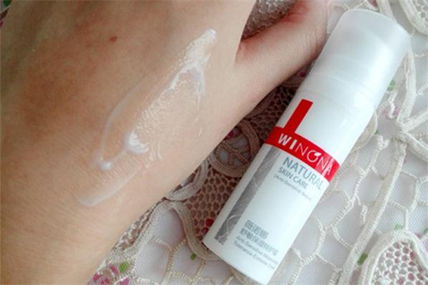 薇諾娜特護霜晚上可以用嗎 薇諾娜特護霜晚上用會堵塞毛孔嗎 薇諾娜特護霜晚上可以用嗎 薇諾娜特護霜晚上用會堵塞毛孔嗎