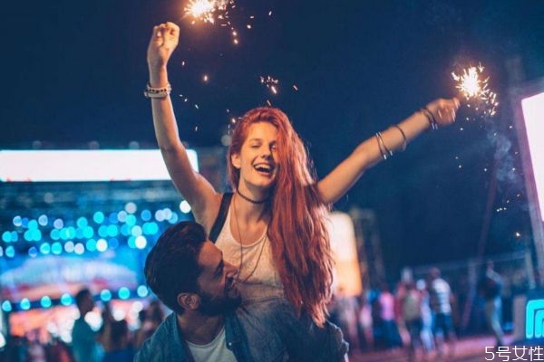 老公出軌后妻子的正確做法 老公出軌妻子應(yīng)該怎么辦 老公出軌后妻子的正確做法 老公出軌妻子應(yīng)該怎么辦