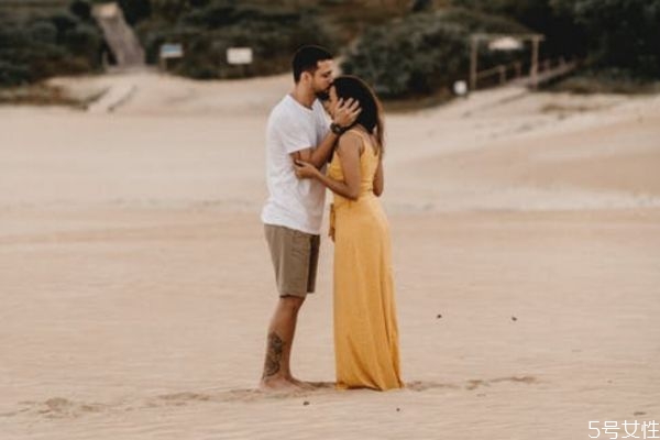 女人挽回男人的技巧 想要挽回男人的心這樣做 女人挽回男人的技巧 想要挽回男人的心這樣做