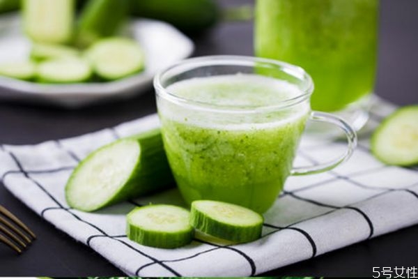 喝青瓜汁有什么作用 喝青瓜汁的好處有什么 喝青瓜汁有什么作用 喝青瓜汁的好處有什么