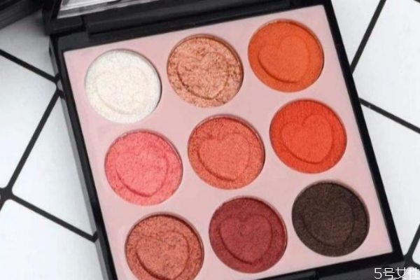 ?眼影哪個(gè)牌子好用 挑選眼影的方法 ?眼影哪個(gè)牌子好用 挑選眼影的方法