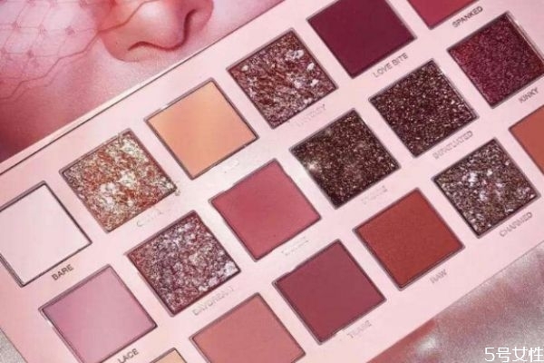 眼影怎么判斷是否過期 眼影結(jié)塊是過期了嗎 眼影怎么判斷是否過期 眼影結(jié)塊是過期了嗎