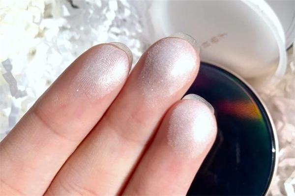 花西子蠶絲蜜粉餅遮毛孔嗎 花西子蠶絲蜜粉餅浮粉嗎 花西子蠶絲蜜粉餅遮毛孔嗎 花西子蠶絲蜜粉餅浮粉嗎