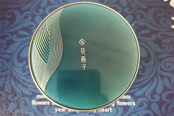 花西子蠶絲蜜粉餅適合什么膚質(zhì) 花西子蠶絲蜜粉餅適合油皮嗎 花西子蠶絲蜜粉餅適合什么膚質(zhì) 花西子蠶絲蜜粉餅適合油皮嗎