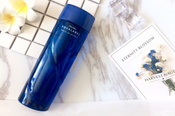 夏季臉上起皮怎么解決 夏季臉上起皮怎么護(hù)理 夏季臉上起皮怎么解決 夏季臉上起皮怎么護(hù)理