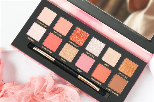 完美日記錦鯉盤適合新手嗎 完美日記錦鯉盤眼影好看嗎 完美日記錦鯉盤適合新手嗎 完美日記錦鯉盤眼影好看嗎