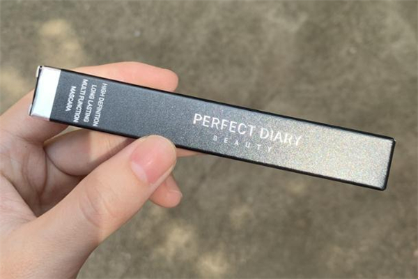 完美日記睫毛膏防水嗎 完美日記睫毛膏會(huì)暈染嗎 完美日記睫毛膏防水嗎 完美日記睫毛膏會(huì)暈染嗎