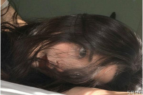 怎樣引起高冷女生的興趣 引起高冷女生的興趣的方法 怎樣引起高冷女生的興趣 引起高冷女生的興趣的方法