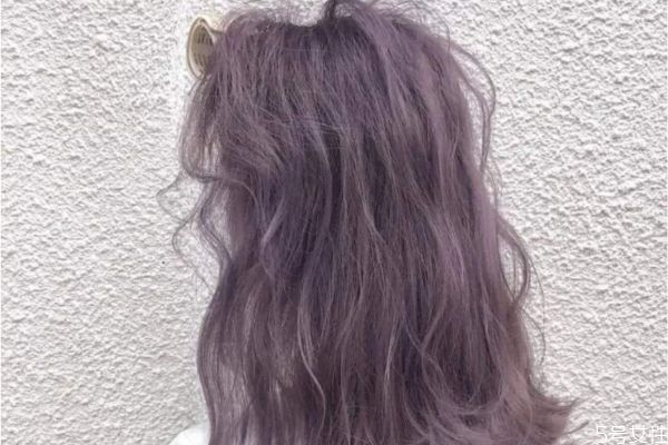 頭發(fā)上色要多長時(shí)間 發(fā)根多長時(shí)間能上色 頭發(fā)上色要多長時(shí)間 發(fā)根多長時(shí)間能上色