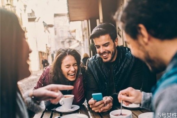 老公不想碰你說(shuō)明什么 老公不愿意碰你的原因 老公不想碰你說(shuō)明什么 老公不愿意碰你的原因