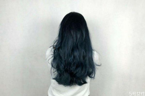 頭發(fā)漂過還能染什么色 漂過的頭發(fā)能染棕色嗎 頭發(fā)漂過還能染什么色 漂過的頭發(fā)能染棕色嗎