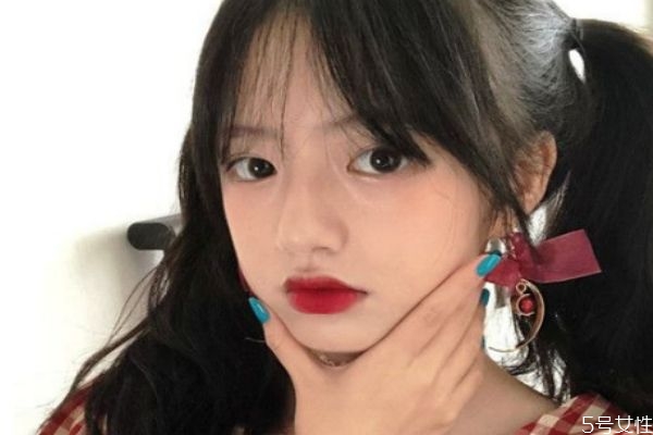 頭發(fā)不順又毛燥怎么辦 頭發(fā)特別干燥怎么護(hù)理 頭發(fā)不順又毛燥怎么辦 頭發(fā)特別干燥怎么護(hù)理