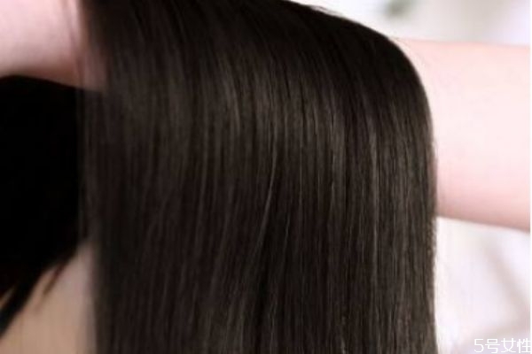 棕黑色頭發(fā)掉色是什么顏色 棕黑色頭發(fā)明顯嗎 棕黑色頭發(fā)掉色是什么顏色 棕黑色頭發(fā)明顯嗎