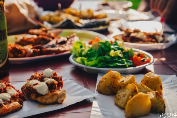 晚餐不吃主食能減肥嗎 晚餐不吃主食會瘦嗎 晚餐不吃主食能減肥嗎 晚餐不吃主食會瘦嗎