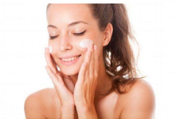 30歲女性應(yīng)該怎么護(hù)膚 30歲女性的護(hù)膚方法 30歲女性應(yīng)該怎么護(hù)膚 30歲女性的護(hù)膚方法