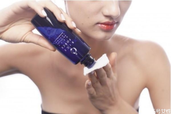 女生毛孔粗大如何改善 收縮毛孔最快的方法 女生毛孔粗大如何改善 收縮毛孔最快的方法