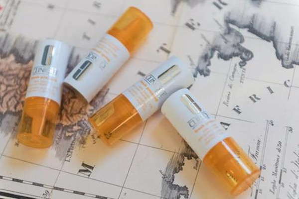 倩碧鮮活維C精華液使用方法 倩碧鮮活維C精華液產(chǎn)品介紹 倩碧鮮活維C精華液使用方法 倩碧鮮活維C精華液產(chǎn)品介紹