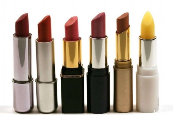 口紅會(huì)危害健康嗎 口紅對(duì)人體健康的影響 口紅會(huì)危害健康嗎 口紅對(duì)人體健康的影響
