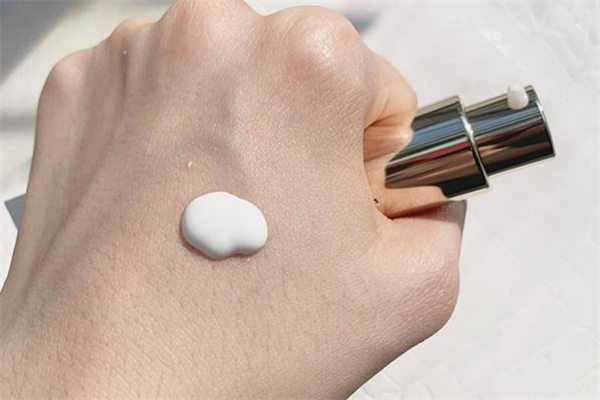 olay小白傘是隔離還是防曬 olay小白傘需要卸妝嗎 olay小白傘是隔離還是防曬 olay小白傘需要卸妝嗎