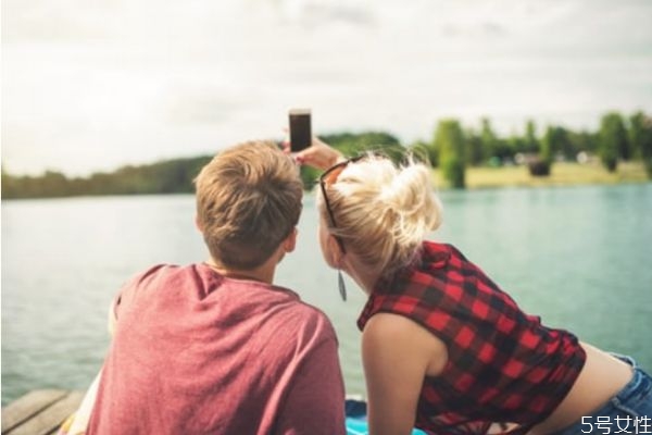 男人有離婚的打算會(huì)怎樣 一個(gè)男人想離婚的表現(xiàn) 男人有離婚的打算會(huì)怎樣 一個(gè)男人想離婚的表現(xiàn)