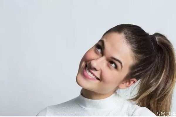 頭發(fā)厚怎樣讓頭發(fā)變少 頭發(fā)太厚怎么變稀 頭發(fā)厚怎樣讓頭發(fā)變少 頭發(fā)太厚怎么變稀