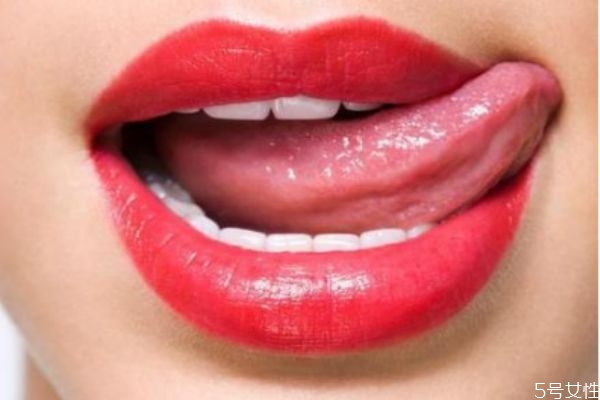 口紅是不是石油做的 口紅和石油有什么關(guān)系 口紅是不是石油做的 口紅和石油有什么關(guān)系